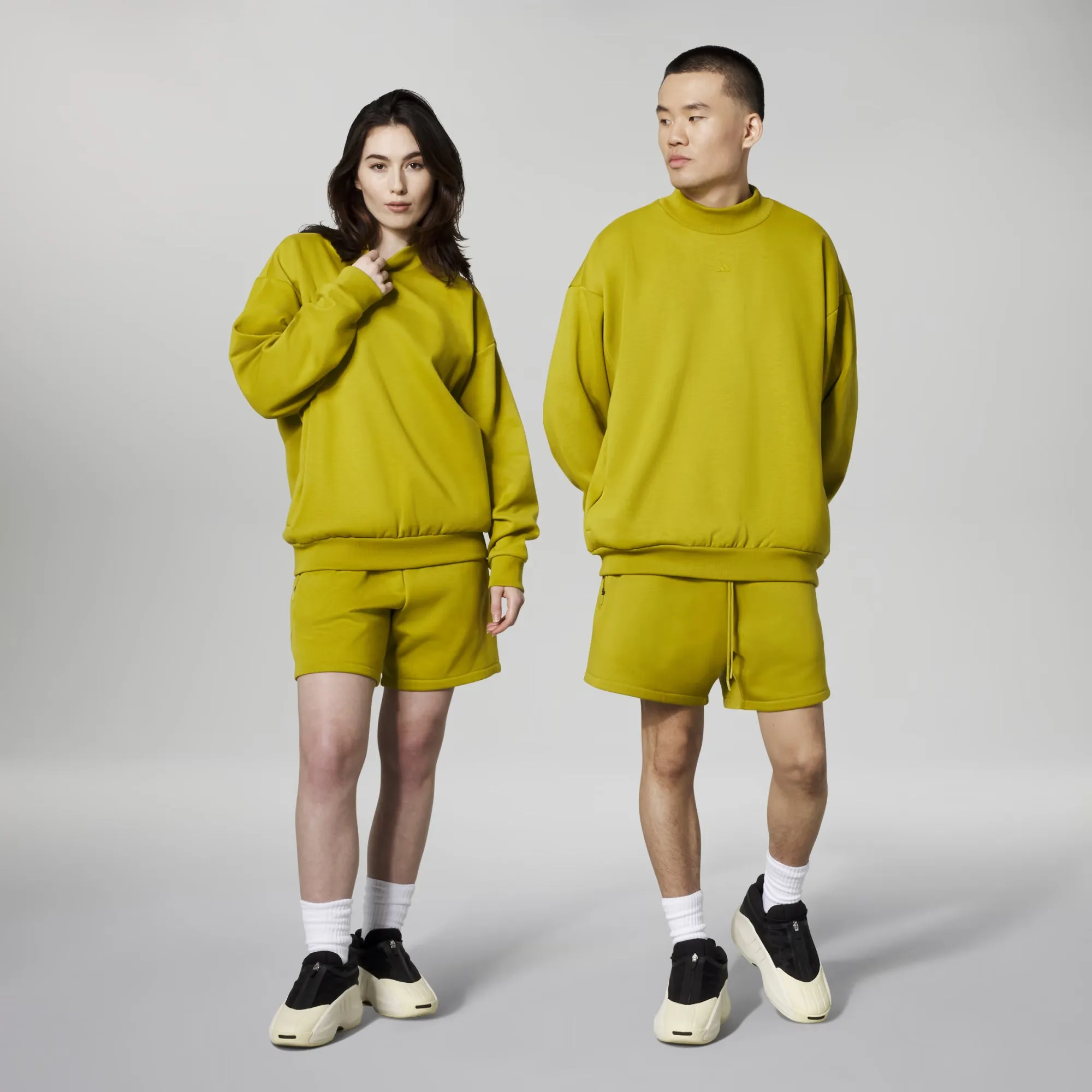 Adidas Originals | ADIDAS BASKETBALL 001 CREW NECK SWEAT  { OLIVES