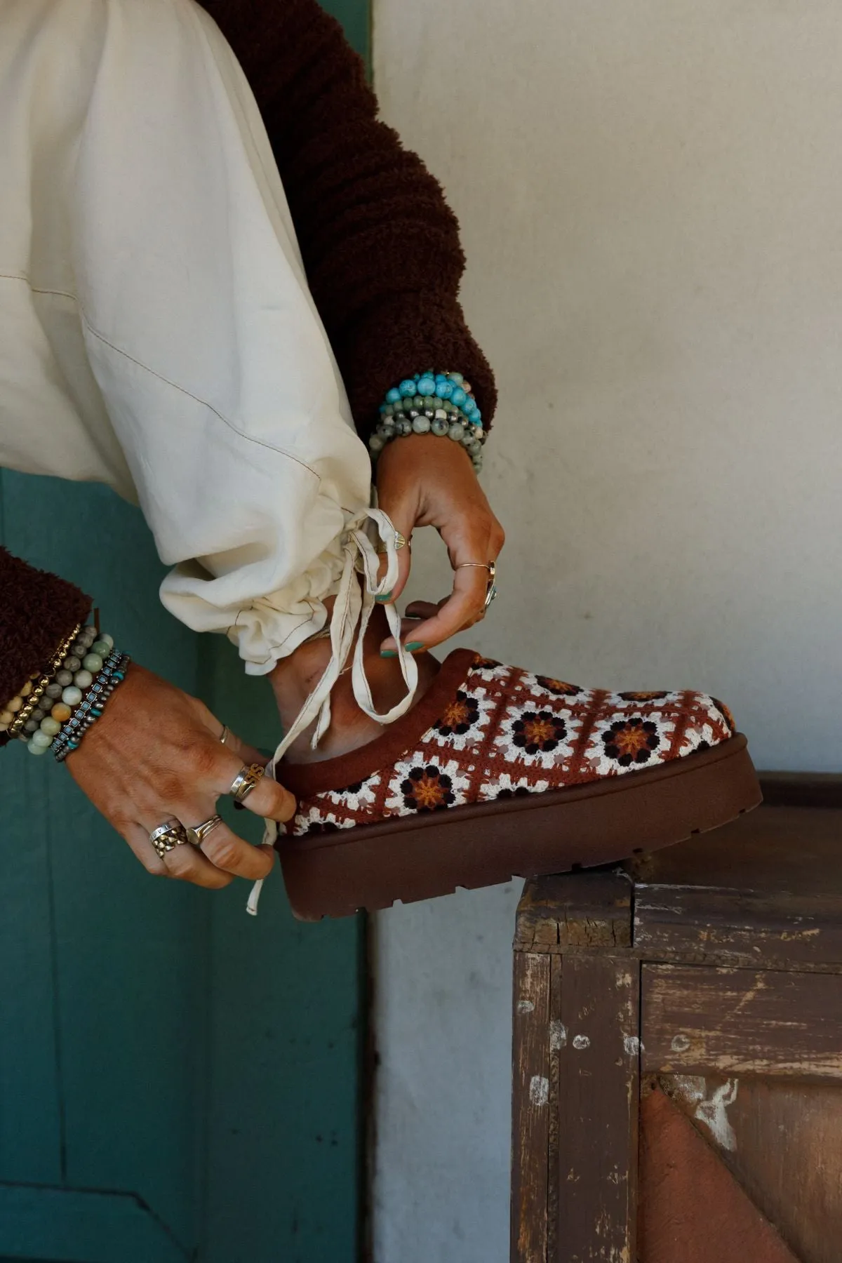 Crochet Hug Slipper Shoes - Brown