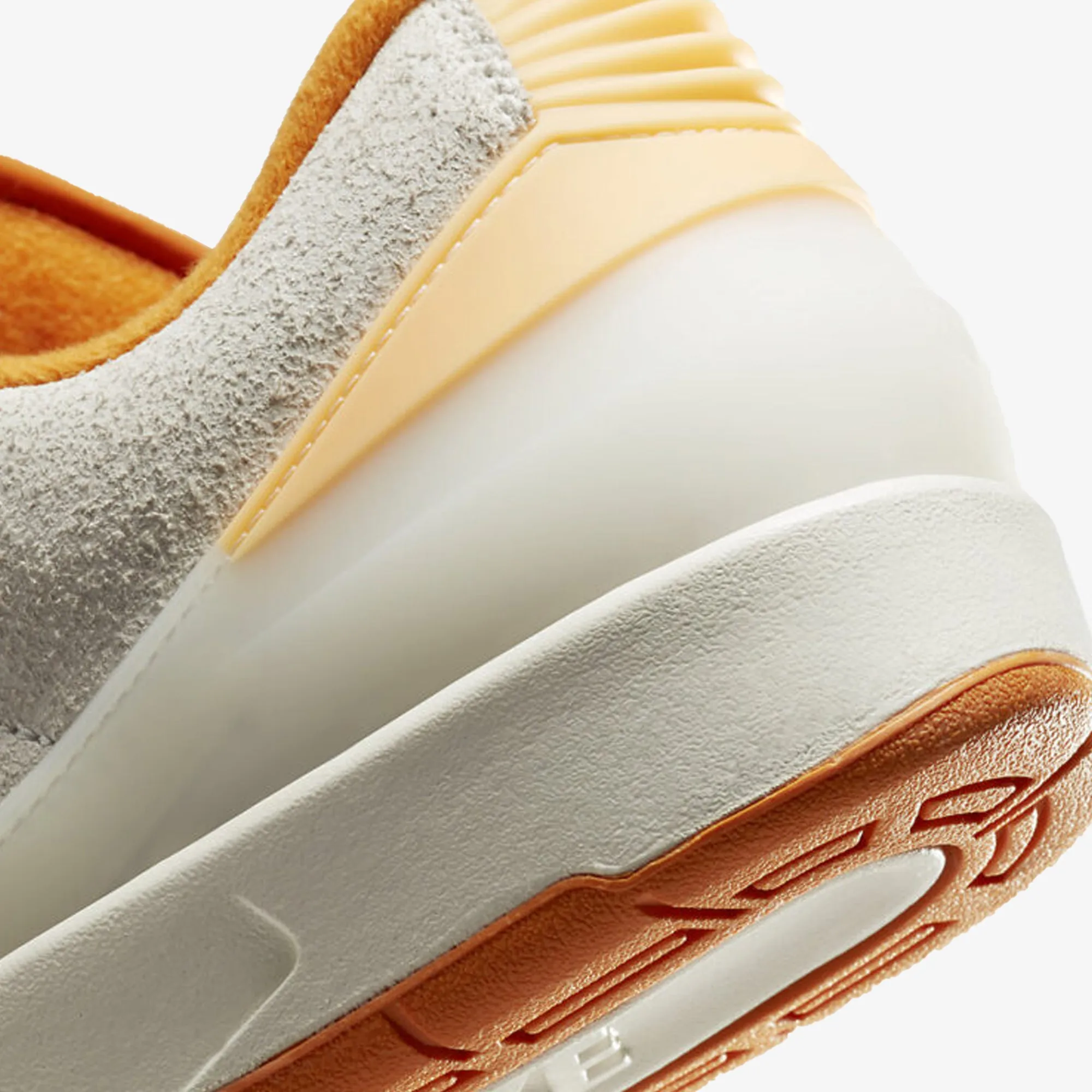 Jordan | AIR JORDAN 2 RETRO LOW  { SAIL/MELON TINT-LIGHT CURRY-COBBLESTONE